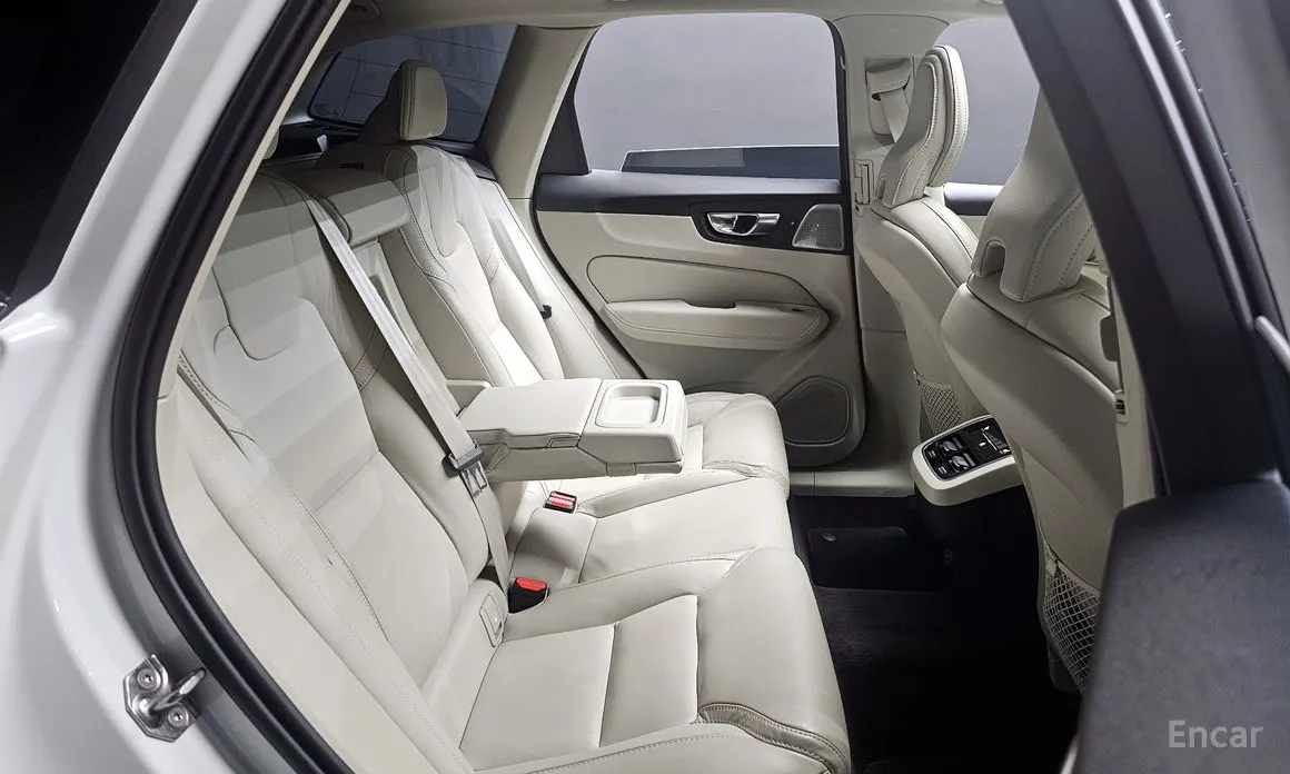 Photo 13 - Volvo XC60