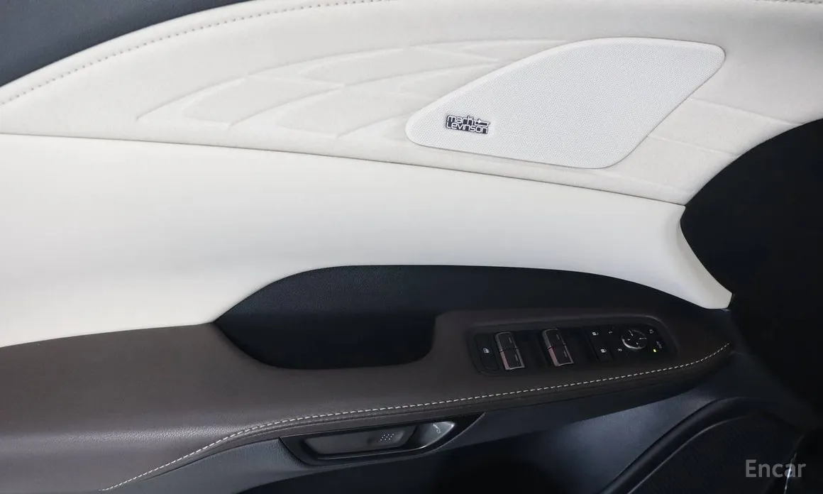 Фото 12 - Lexus RX