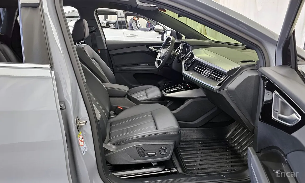 Фото 11 - Audi Q4 e-tron