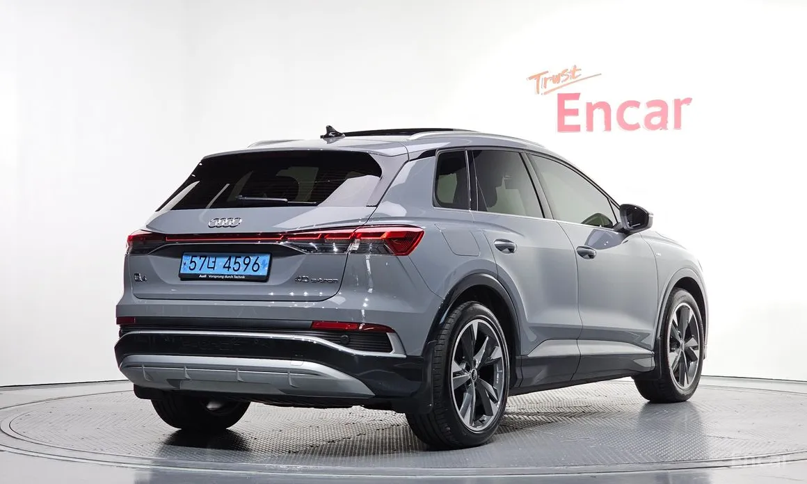 Фото 2 - Audi Q4 e-tron