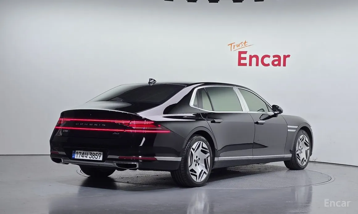 2021 Genesis G90