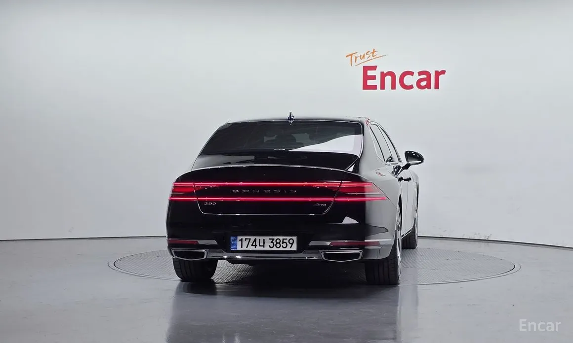 2021 Genesis G90