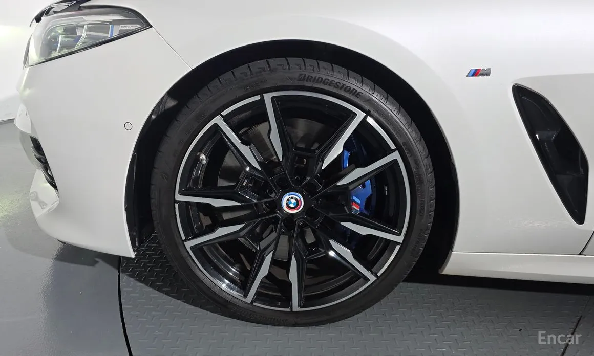 Фото 5 - BMW 8 Series