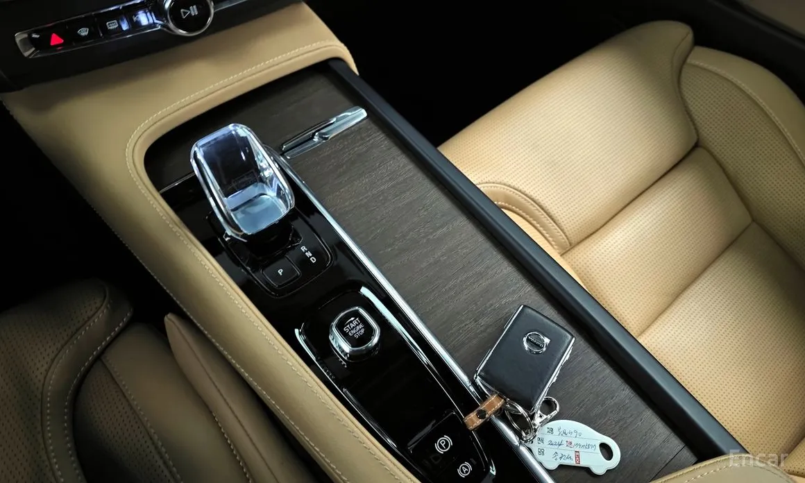 Фото 12 - Volvo S90