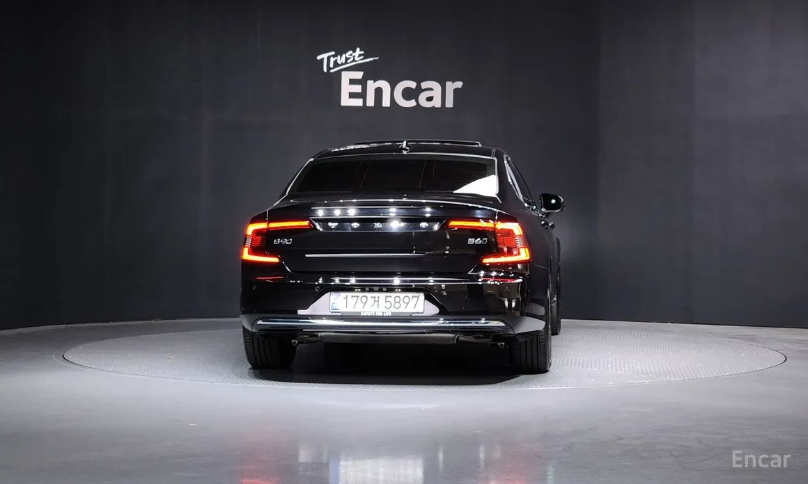 Фото 4 - Volvo S90