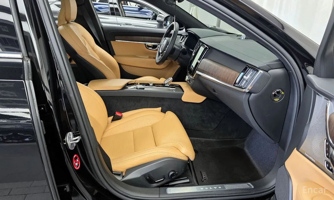 Фото 9 - Volvo S90