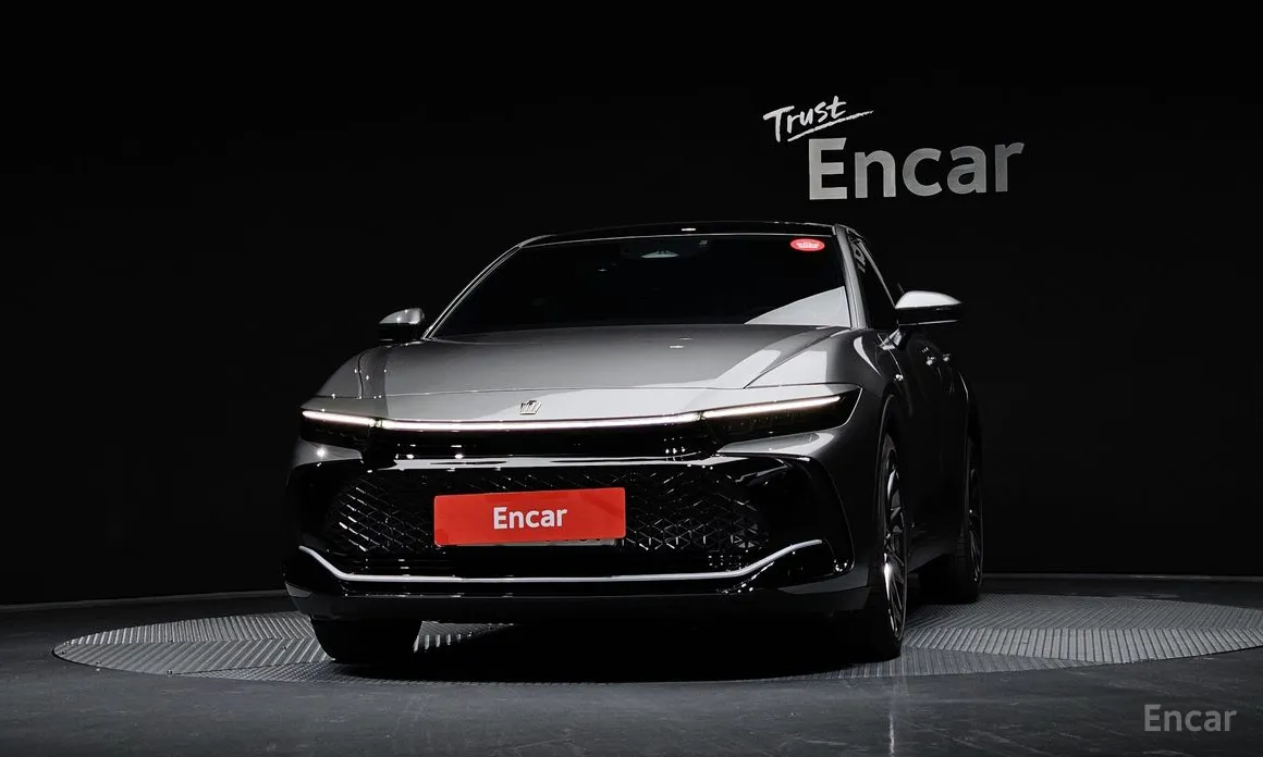 Фото 3 - Toyota Crown