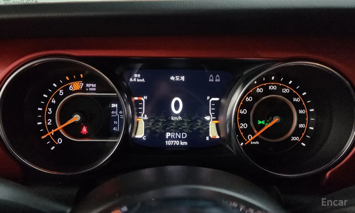 Фото 8 - Jeep Wrangler