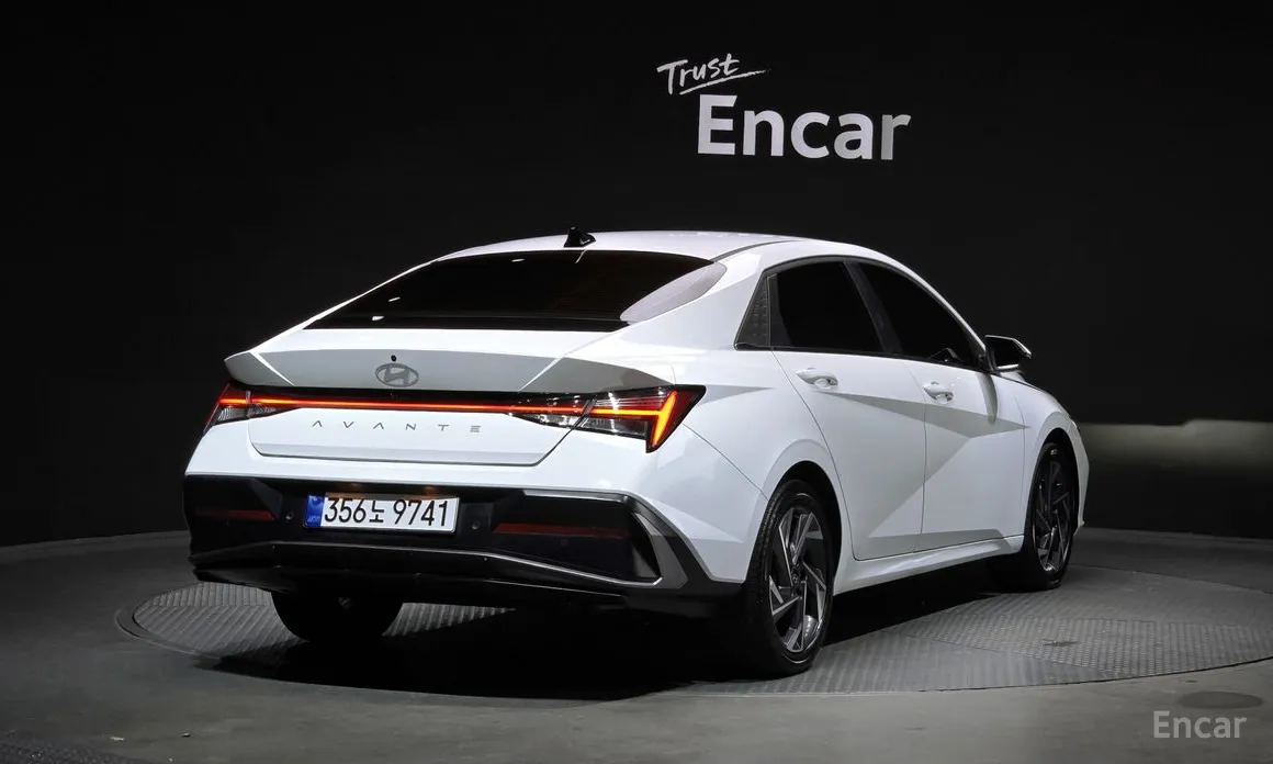 Фото 2 - Hyundai Avante