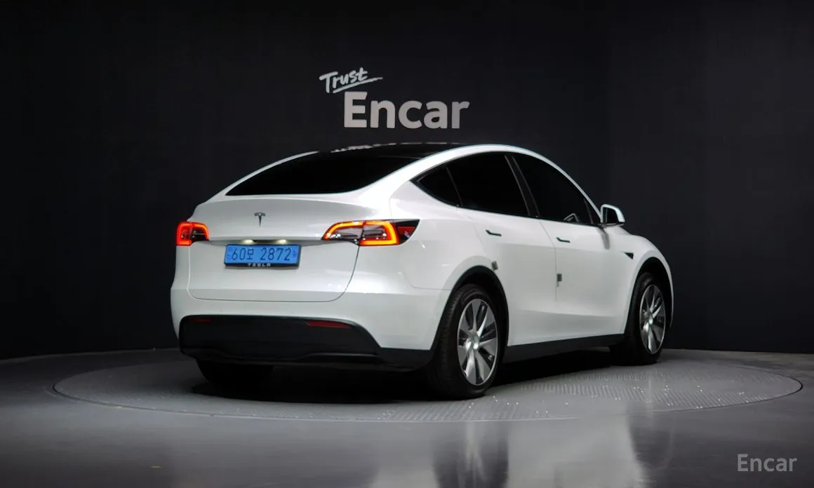 Фото 2 - Tesla Model Y