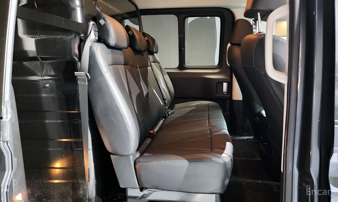 Фото 12 - Hyundai Staria