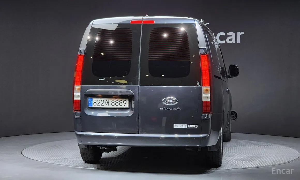 Фото 4 - Hyundai Staria