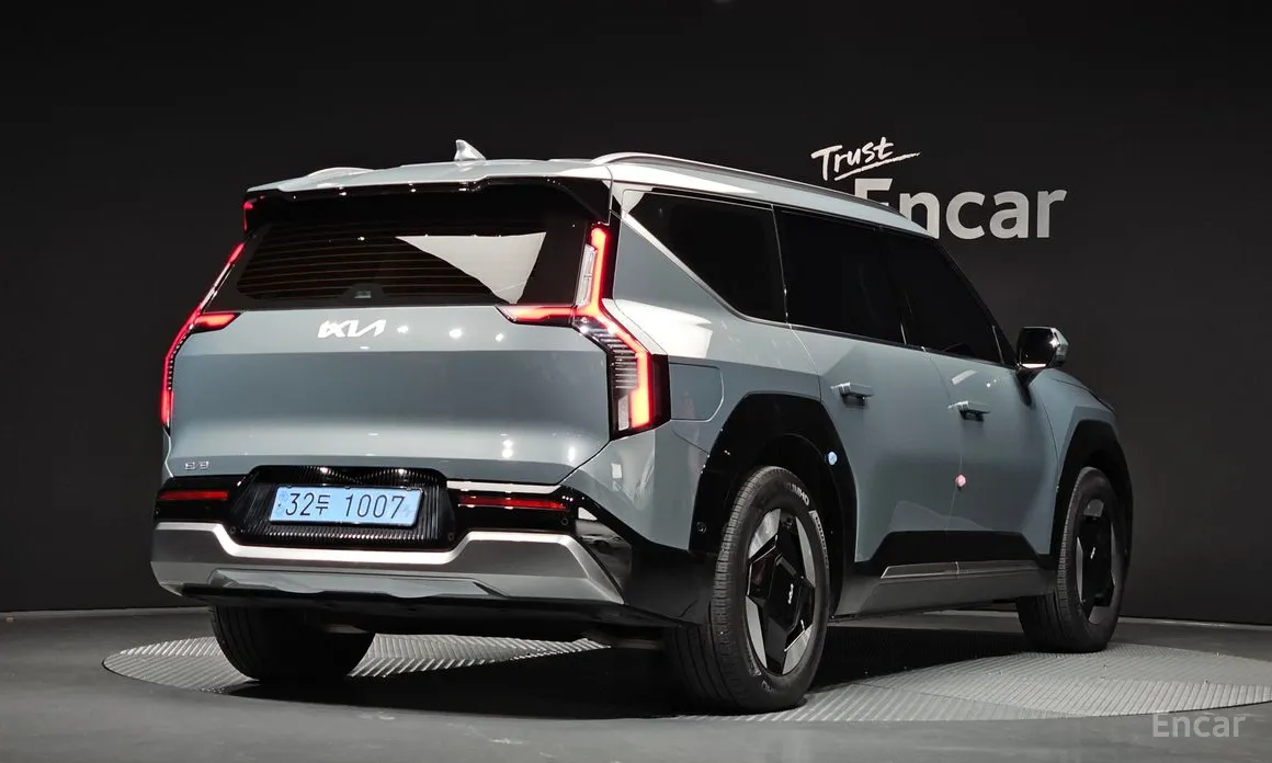 Фото 2 - Kia EV9