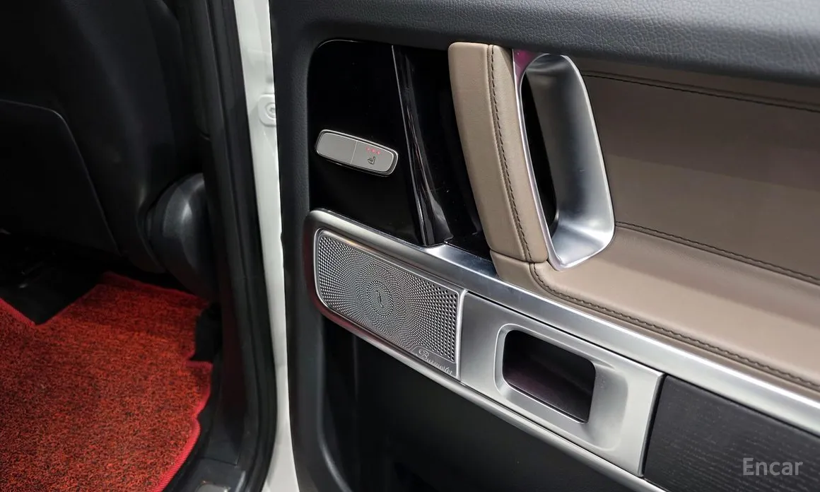 Фото 19 - Mercedes-Benz G-Class