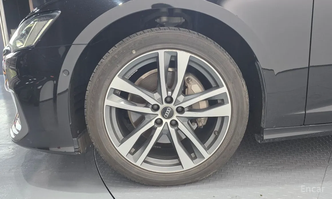 Фото 5 - Audi A6