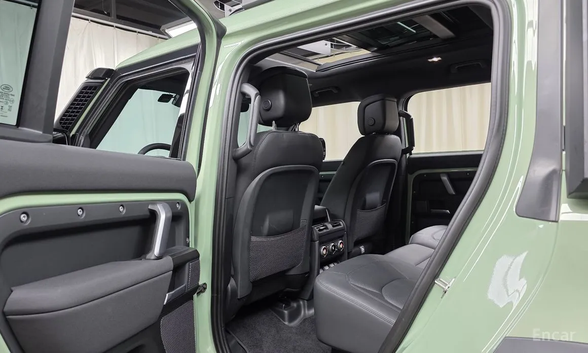 Фото 18 - Land Rover Defender