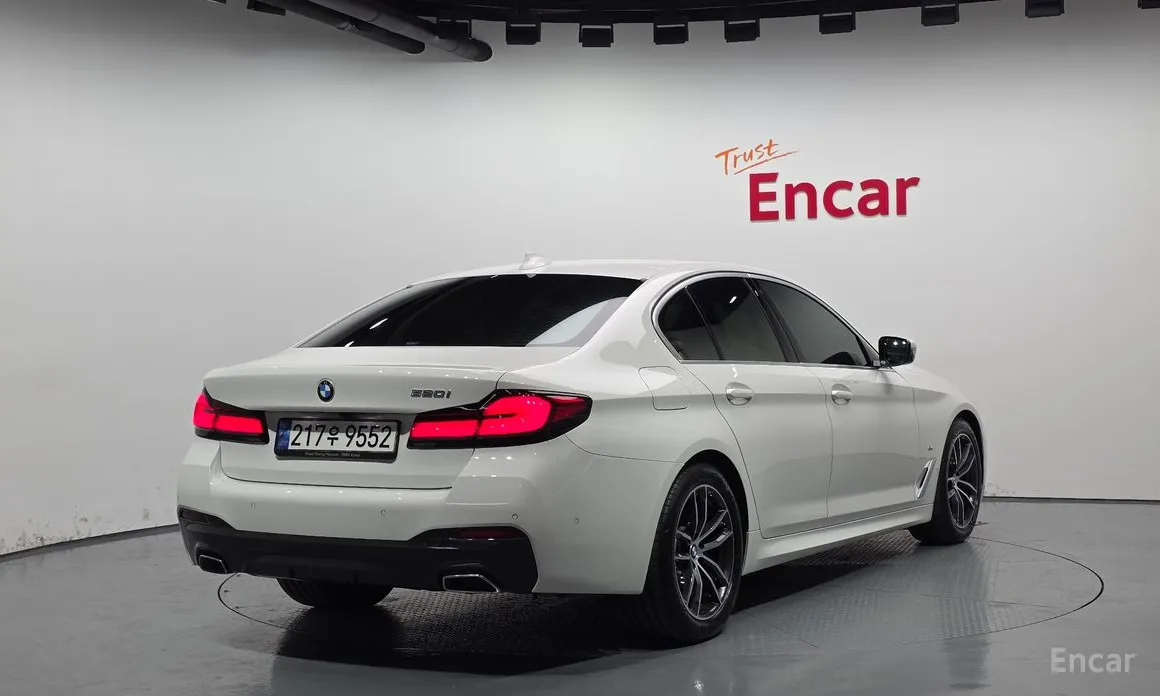 Фото 2 - BMW 5 Series