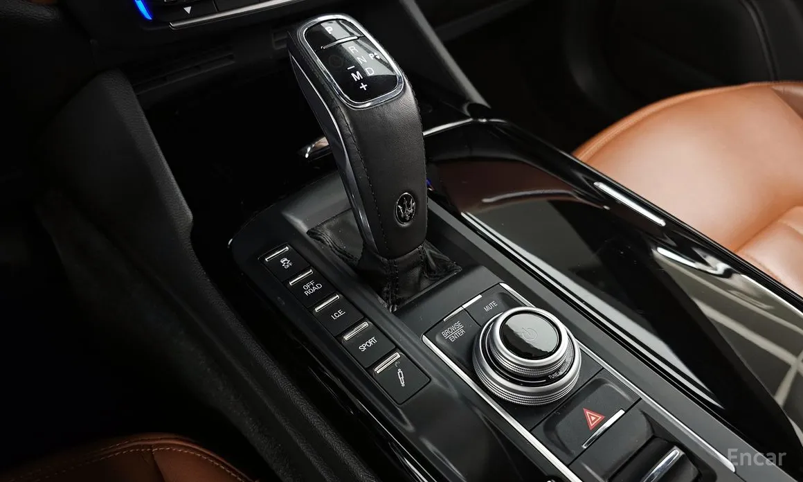 Фото 9 - Maserati Levante