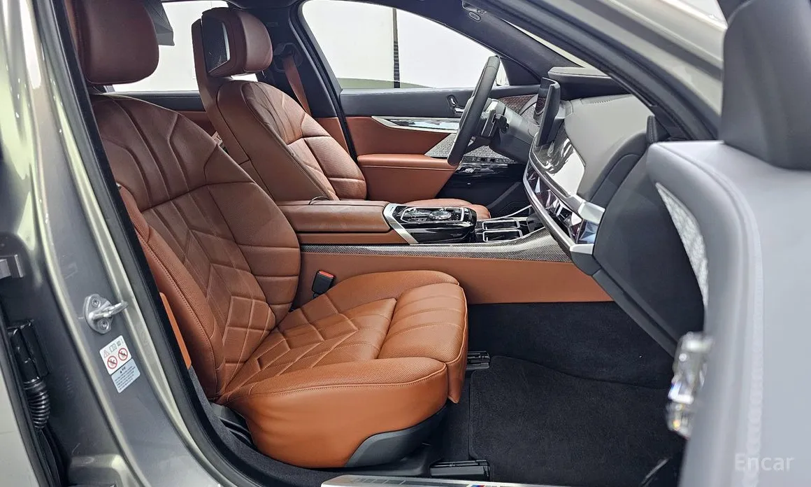 Фото 11 - BMW 7 Series