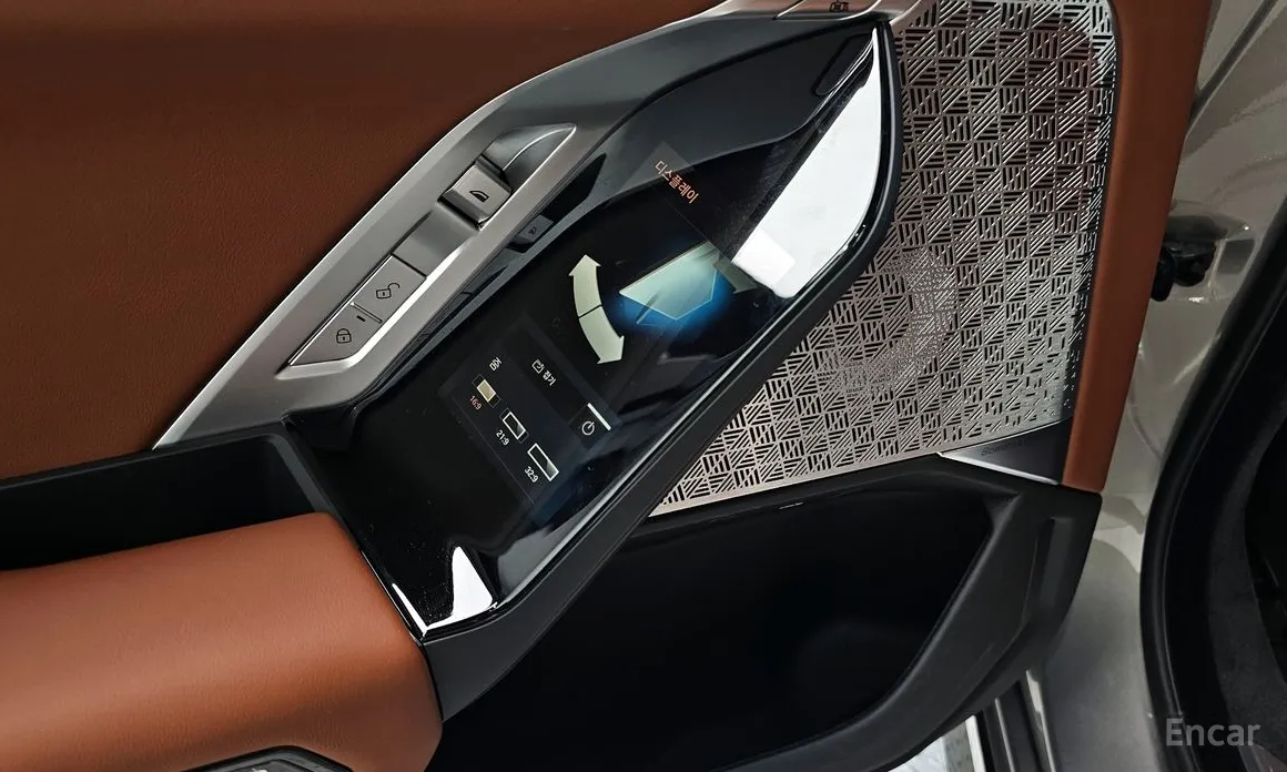 Фото 18 - BMW 7 Series