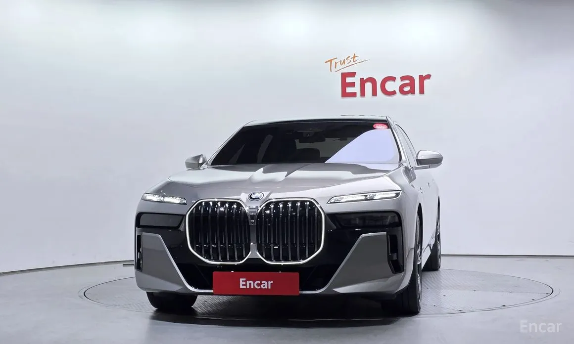 Фото 3 - BMW 7 Series