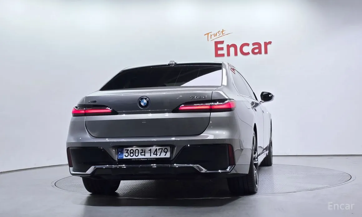 Фото 4 - BMW 7 Series