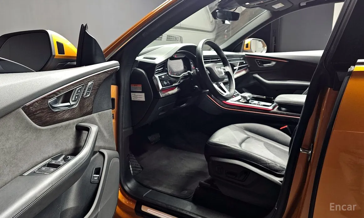 Фото 12 - Audi Q8