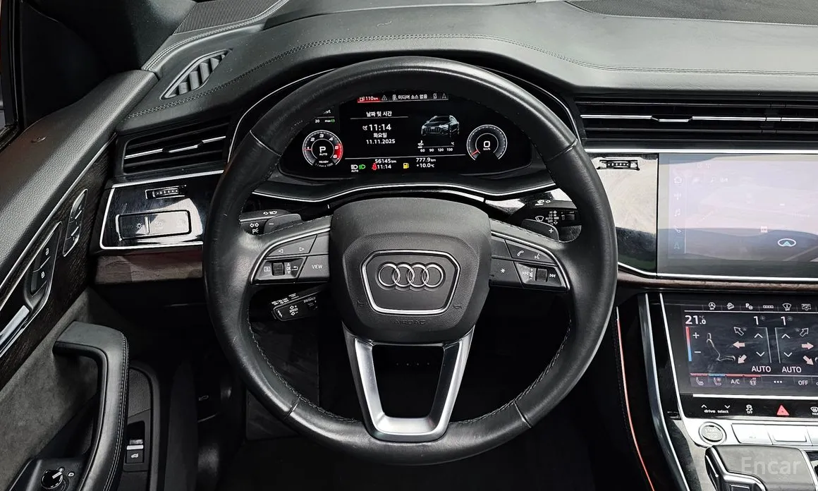 Фото 13 - Audi Q8