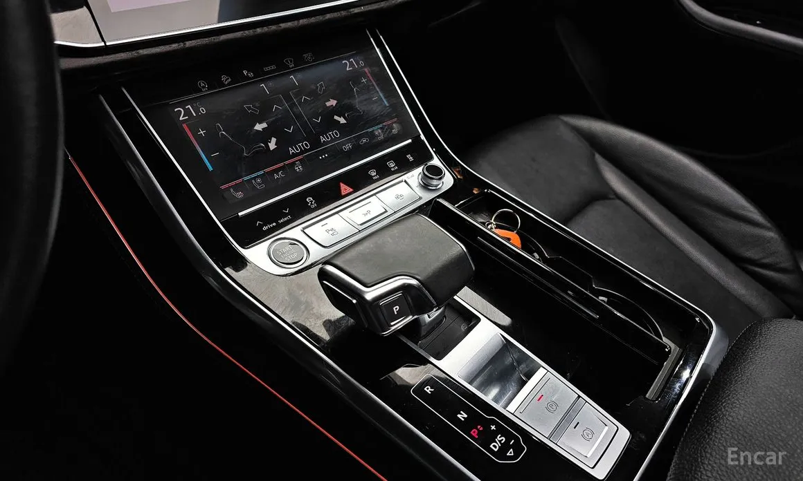 Фото 9 - Audi Q8