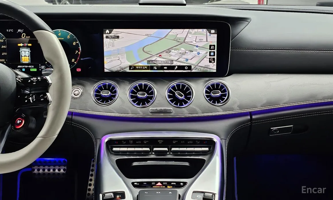 Фото 19 - Mercedes-Benz AMG GT