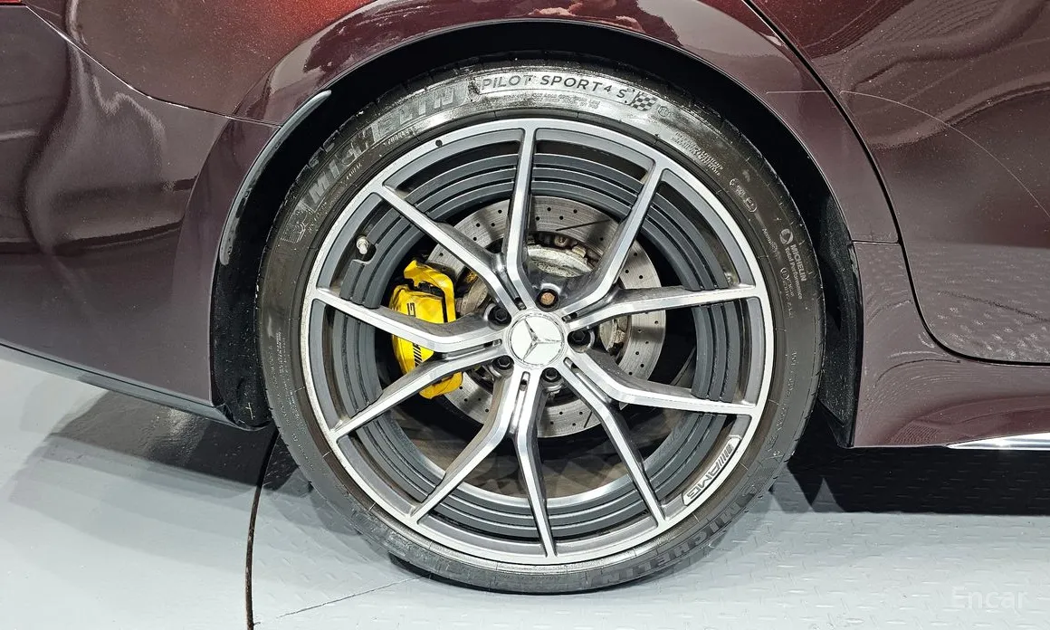 Фото 5 - Mercedes-Benz AMG GT