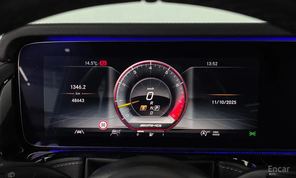 Фото 8 - Mercedes-Benz G-Class