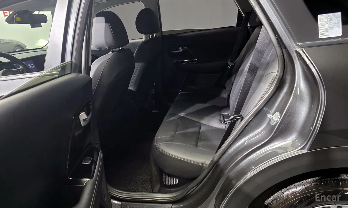 Фото 11 - Kia Niro