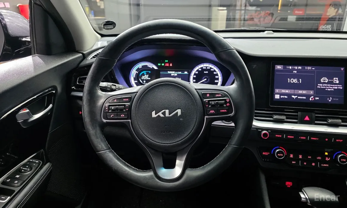 Фото 13 - Kia Niro