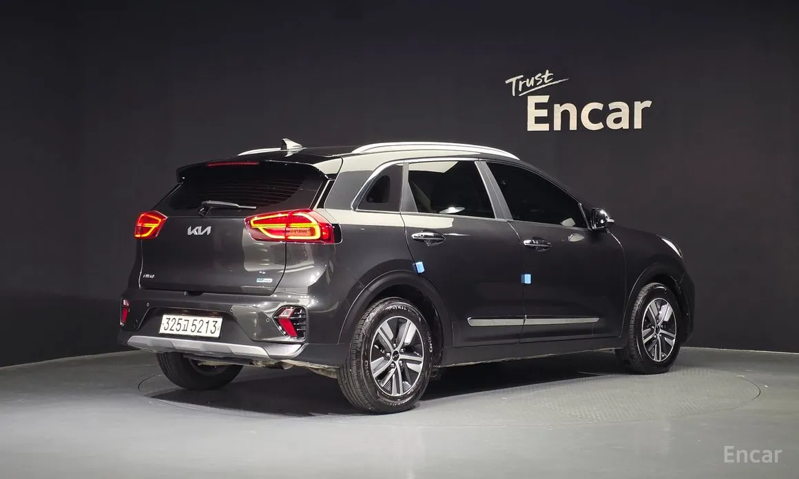 Фото 2 - Kia Niro