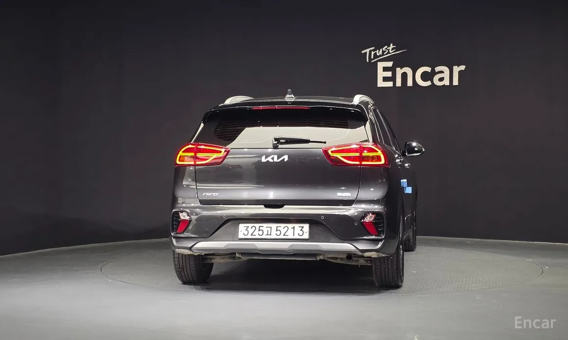 Фото 4 - Kia Niro