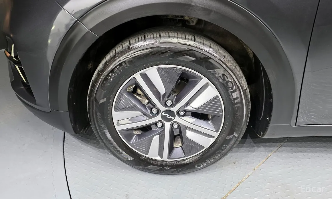 Фото 5 - Kia Niro