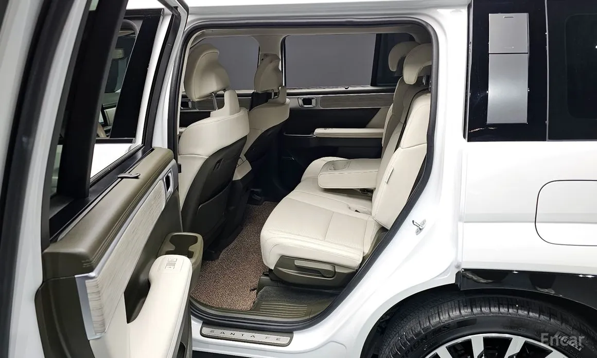 Фото 11 - Hyundai Santa Fe