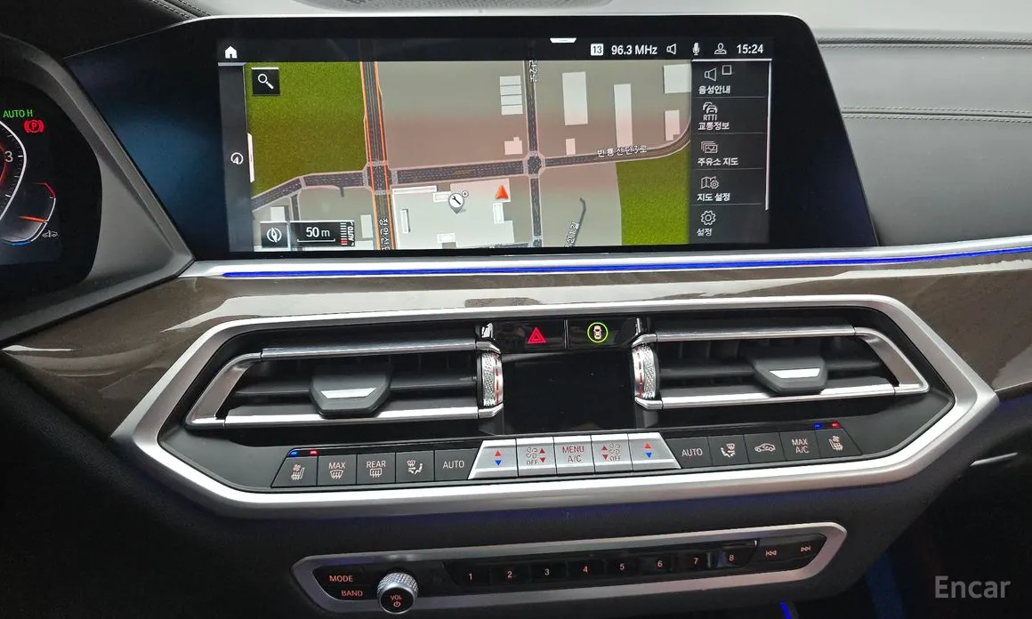 Фото 16 - BMW X5