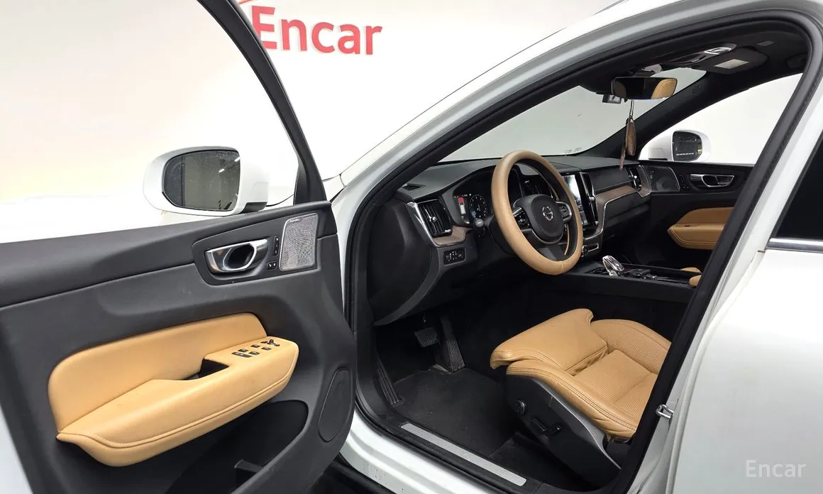 Фото 12 - Volvo XC60