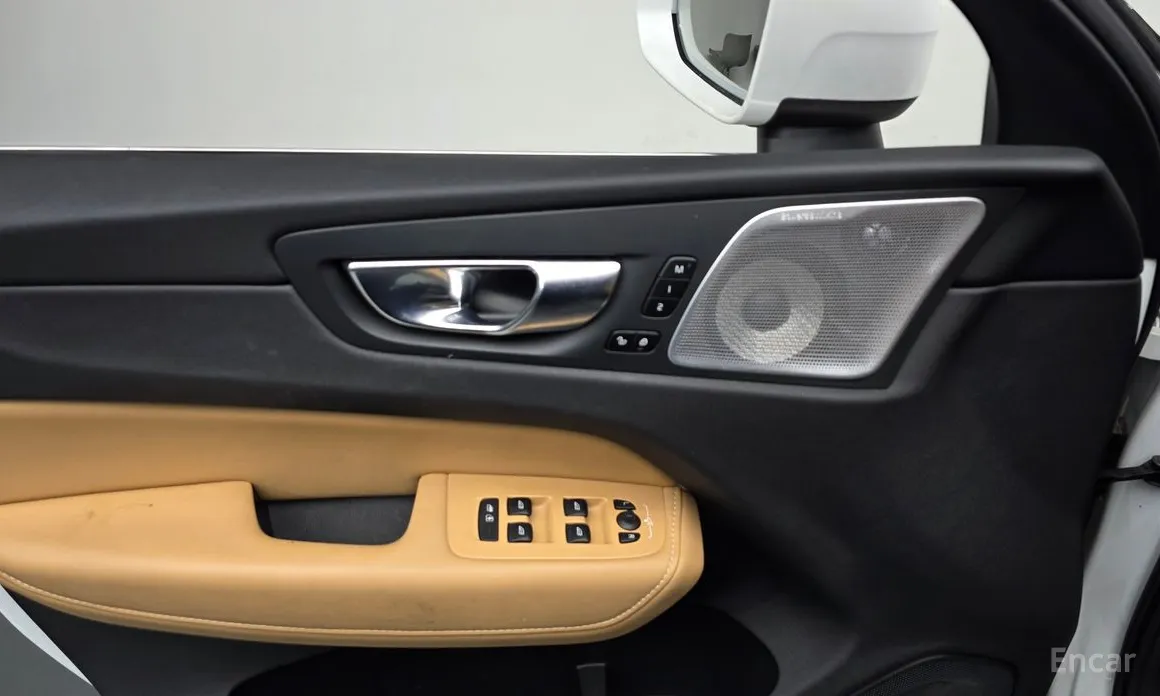 Фото 17 - Volvo XC60