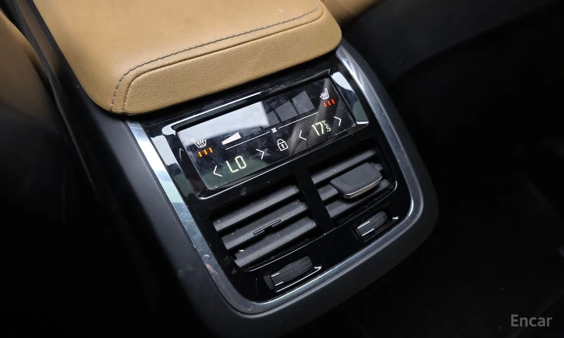 Фото 19 - Volvo XC60