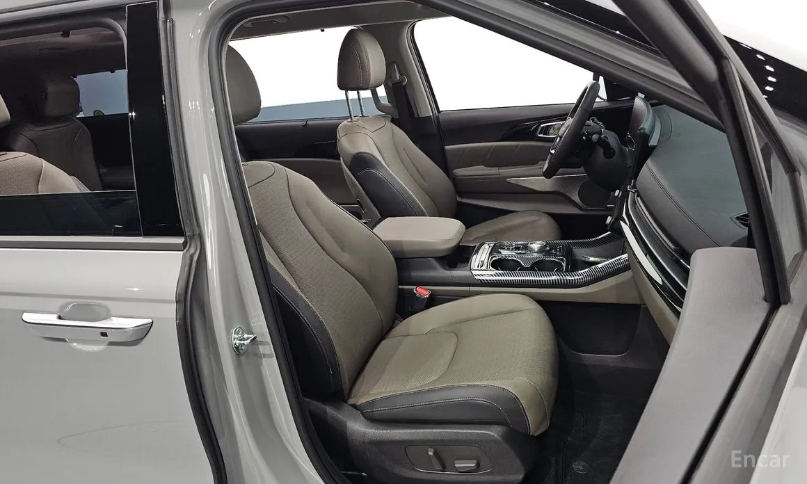 Фото 10 - Kia Carnival