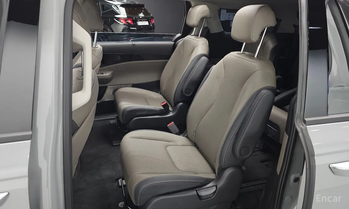 Фото 12 - Kia Carnival