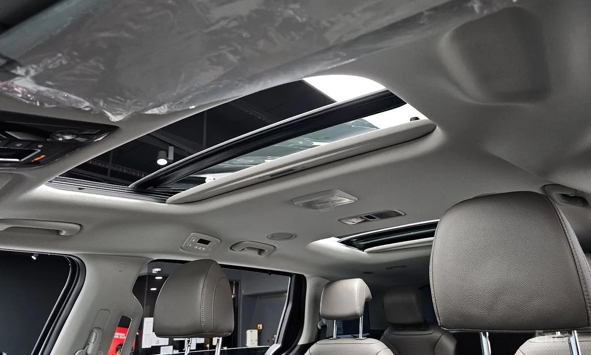 Фото 18 - Kia Carnival