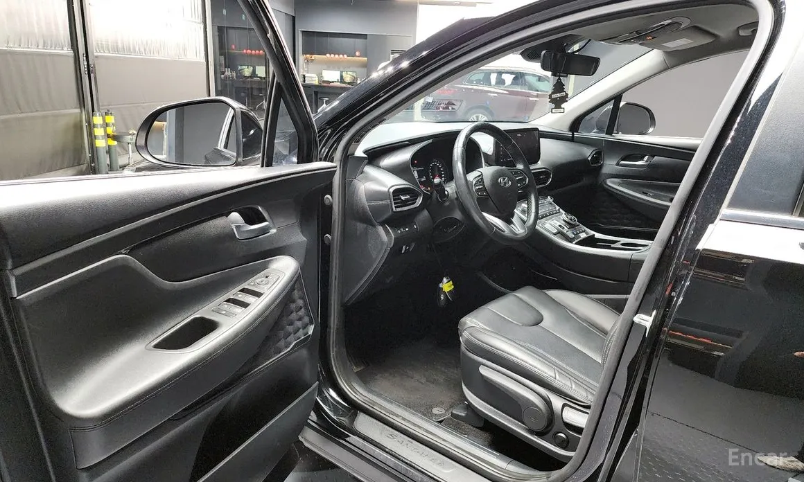 Фото 10 - Hyundai Santa Fe