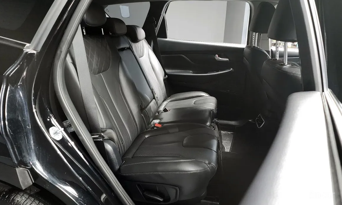 Фото 12 - Hyundai Santa Fe