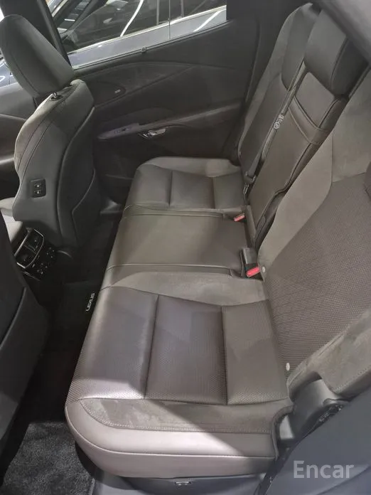 Фото 11 - Lexus RX