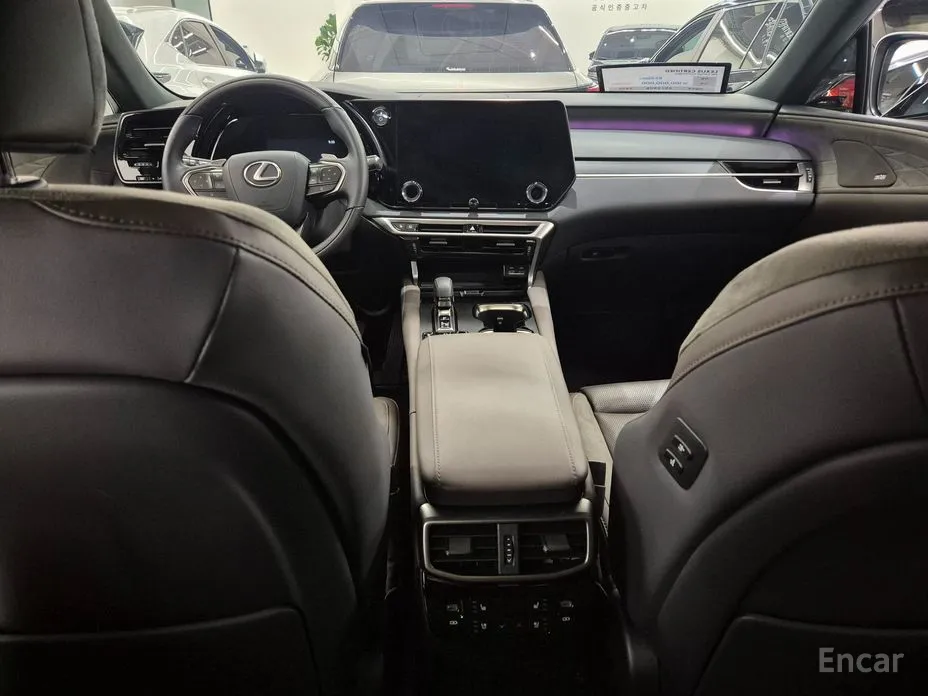 Фото 7 - Lexus RX