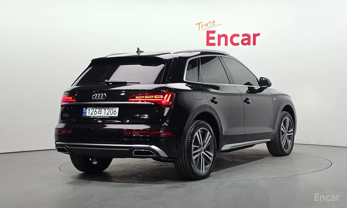 Фото 2 - Audi Q5